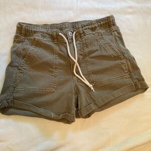 American Eagle cargo shorts